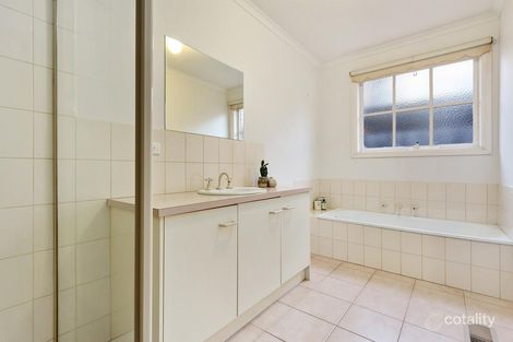 Property photo of 2/41 Orchard Crescent Mont Albert North VIC 3129