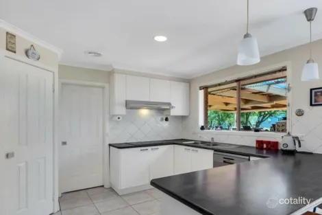 Property photo of 20 White Avenue Romsey VIC 3434