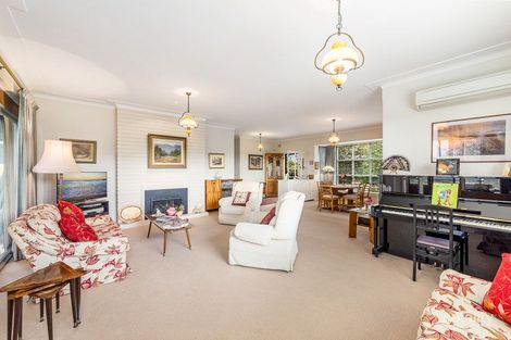 Property photo of 12 Gnarbo Avenue Carss Park NSW 2221