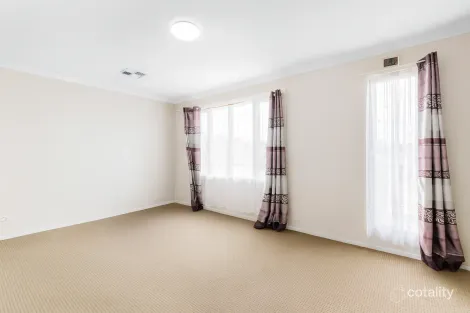 Property photo of 33 Higgins Avenue Elderslie NSW 2570