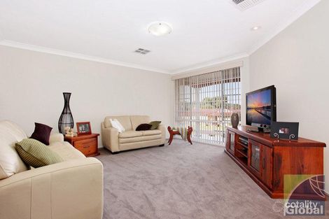 Property photo of 4 Bampton Close Lakelands NSW 2282