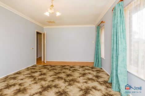 Property photo of 34 Lindy Way Camillo WA 6111