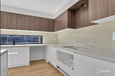 Property photo of 13 Hawkesbury Drive Donnybrook VIC 3064