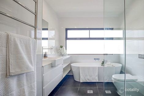 Property photo of 2/8 Aurora Close Mawson ACT 2607