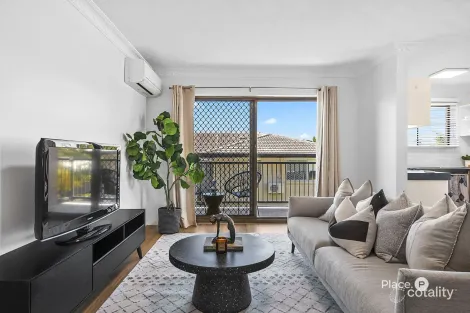 Property photo of 4/29 Derby Street Coorparoo QLD 4151