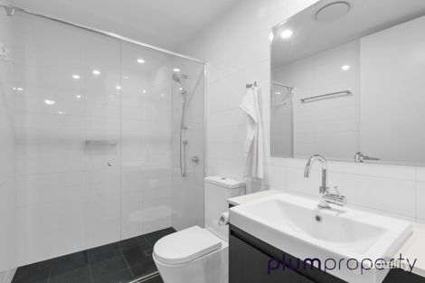 Property photo of 404/133 Clarence Road Indooroopilly QLD 4068