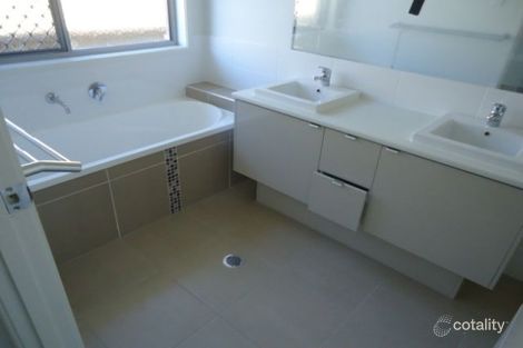 Property photo of 10 Denman Drive Bundamba QLD 4304