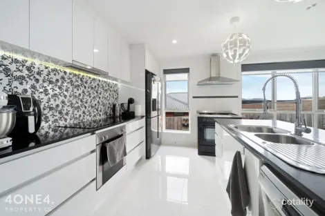 Property photo of 18 Ernest Road Rokeby TAS 7019