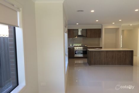 Property photo of 18 Florey Avenue Fraser Rise VIC 3336