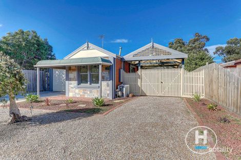 Property photo of 18 Edgecombe Way Roxburgh Park VIC 3064
