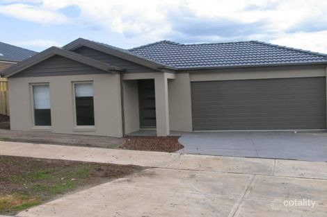 Property photo of 11 Rivendale Crescent Drouin VIC 3818
