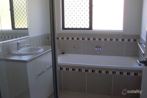 Property photo of 2 Heuer Close Goodna QLD 4300