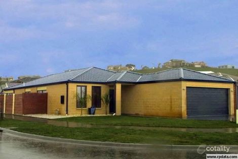 24 Hammerwood Grn, Beaconsfield, VIC 3807