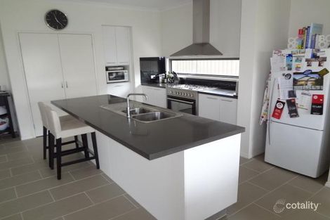 Property photo of 19 The Grange Caroline Springs VIC 3023