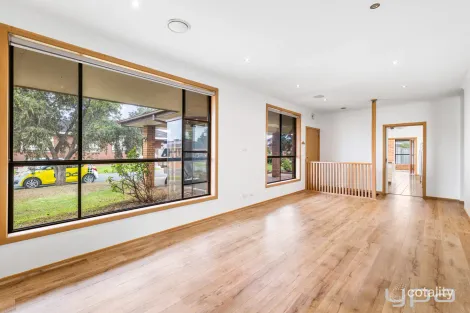 Property photo of 30 Evrah Drive Hoppers Crossing VIC 3029