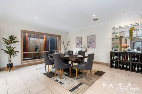 Property photo of 22 Elm Grove Mount Waverley VIC 3149