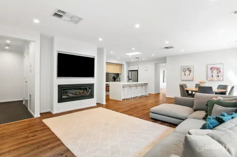 Property photo of 18 McPherson Drive Croydon VIC 3136