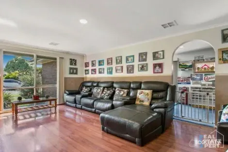 Property photo of 10 Taddor Drive Cranbourne VIC 3977