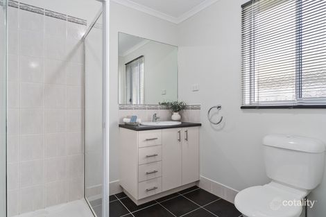 Property photo of 33 Coco Parade Skye VIC 3977