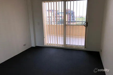 Property photo of 18/8-10 Browne Parade Warwick Farm NSW 2170
