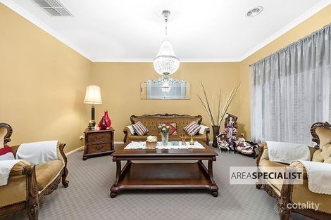 Property photo of 3 Pittosporum Grove Doveton VIC 3177