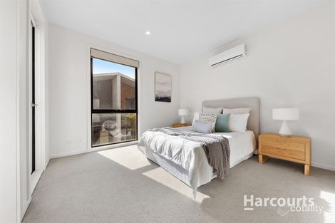 Property photo of 4 Delmar Walk Cairnlea VIC 3023