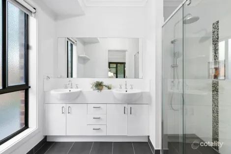 Property photo of 8 Zinnober Gardens Epping VIC 3076