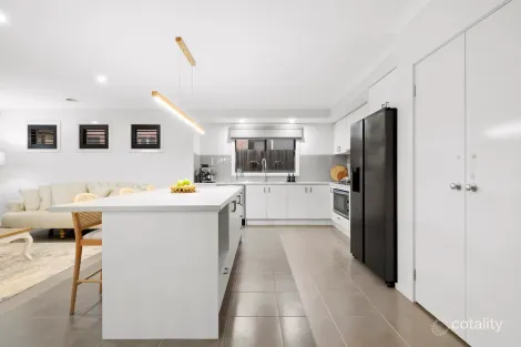 Property photo of 8 Zinnober Gardens Epping VIC 3076