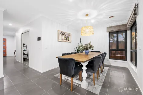 Property photo of 8 Zinnober Gardens Epping VIC 3076