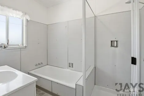 Property photo of 9 Amelia Crescent Townview QLD 4825