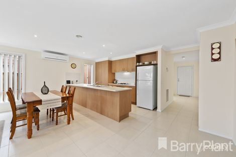 Property photo of 18 Barleygrass Crescent Brookfield VIC 3338