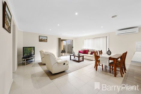 Property photo of 18 Barleygrass Crescent Brookfield VIC 3338