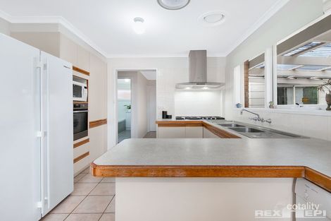 Property photo of 112 Fountain Drive Narre Warren VIC 3805