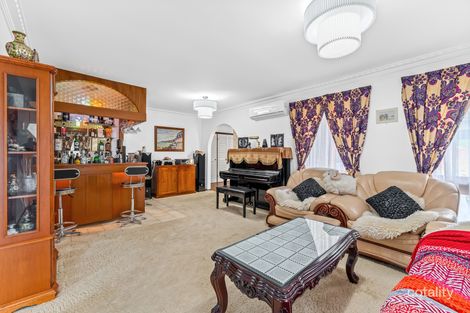 Property photo of 9 Crusader Crescent Glen Waverley VIC 3150