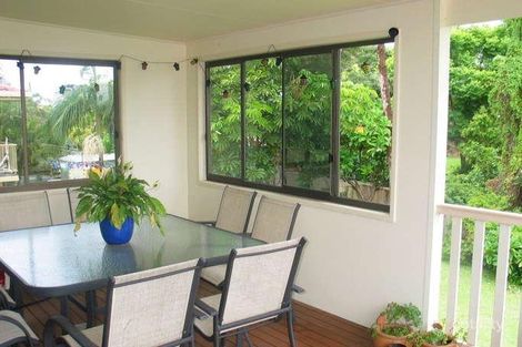 Property photo of 8 Seaview Parade Elanora QLD 4221