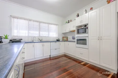 Property photo of 32 Powell Close New Auckland QLD 4680