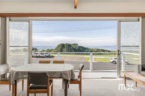 Property photo of 12 Beach Drive Woonona NSW 2517