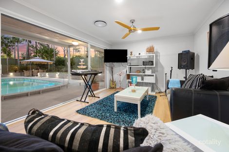 Property photo of 15 Chiffley Place Arundel QLD 4214