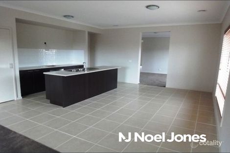 Property photo of 19 Minindee Road Manor Lakes VIC 3024
