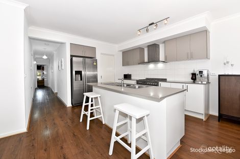 Property photo of 11 Courances Walk Wollert VIC 3750