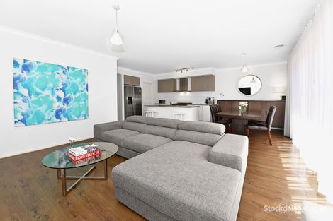 Property photo of 11 Courances Walk Wollert VIC 3750