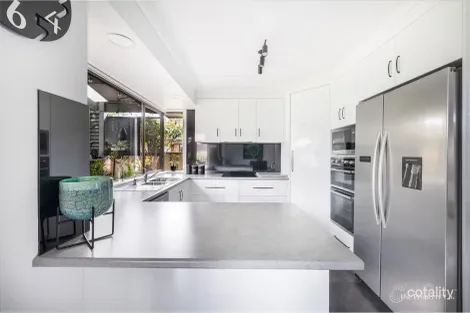 Property photo of 8 Bellshire Place Mount Gambier SA 5290