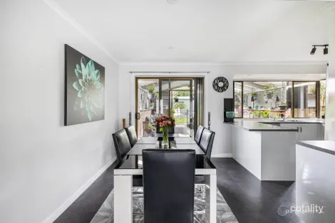 Property photo of 8 Bellshire Place Mount Gambier SA 5290