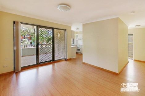 Property photo of 1/237-239 Targo Road Toongabbie NSW 2146