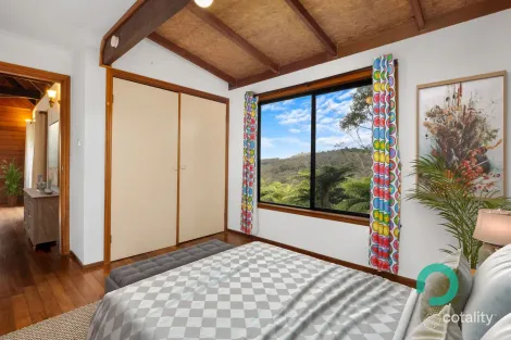 Property photo of 17 Glenview Road Wentworth Falls NSW 2782