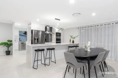 Property photo of 4 Icefire Lane Coomera QLD 4209