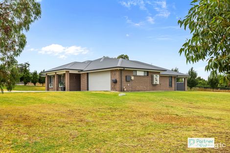 Property photo of 2 Carrai Close North Tamworth NSW 2340