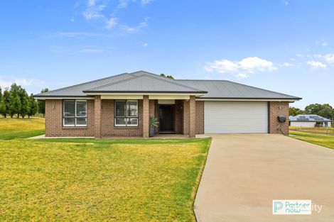 Property photo of 2 Carrai Close North Tamworth NSW 2340