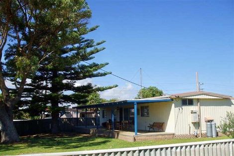 16 Walker Ave, Lancelin, WA 6044