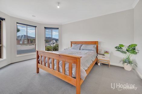 Property photo of 76 Saltbush Crescent Brookfield VIC 3338